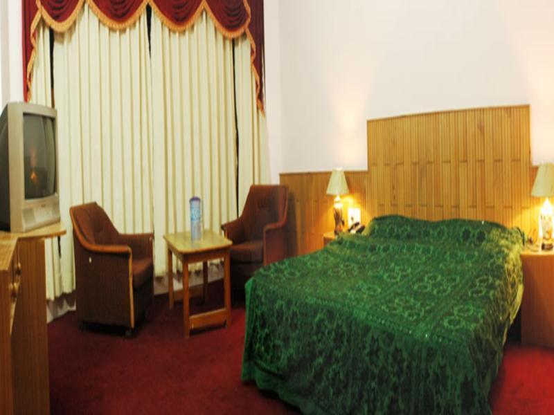 Hotel Satkar Residency - Riverside Old Manali Esterno foto