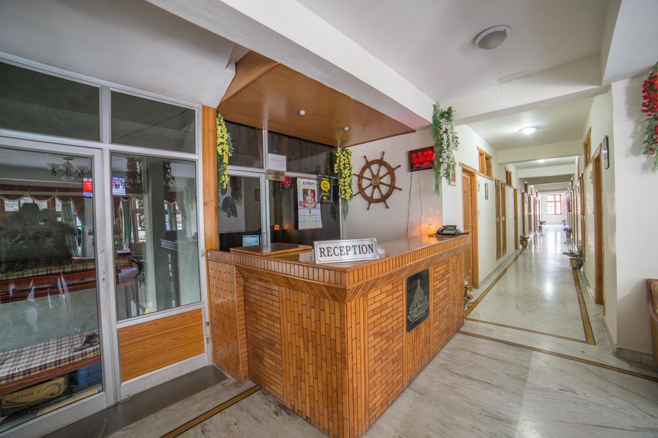 Hotel Satkar Residency - Riverside Old Manali Esterno foto