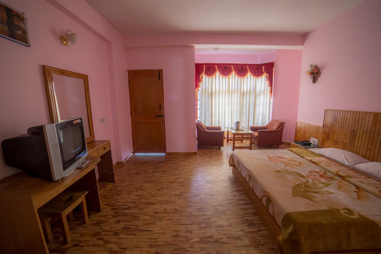 Hotel Satkar Residency - Riverside Old Manali Esterno foto
